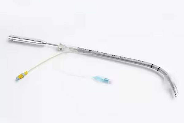 폐쇄형 흡입관의 재료는 무엇입니까?